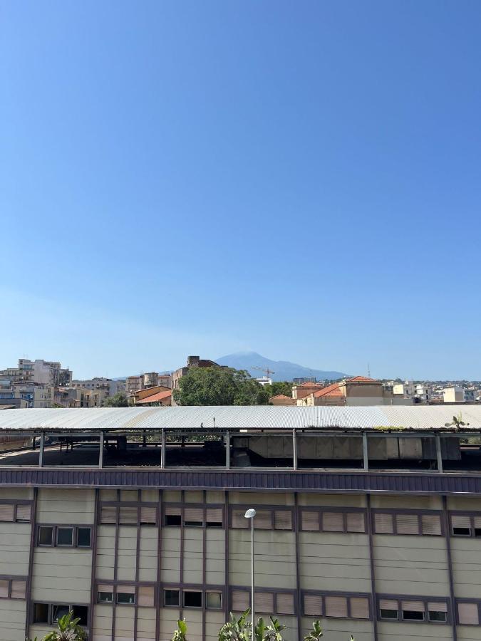 La Via Di Mezzo Catânia Exterior foto